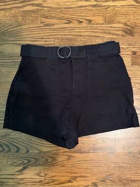 Hollister Ultra High-Rise Black Mom Shorts with Belt